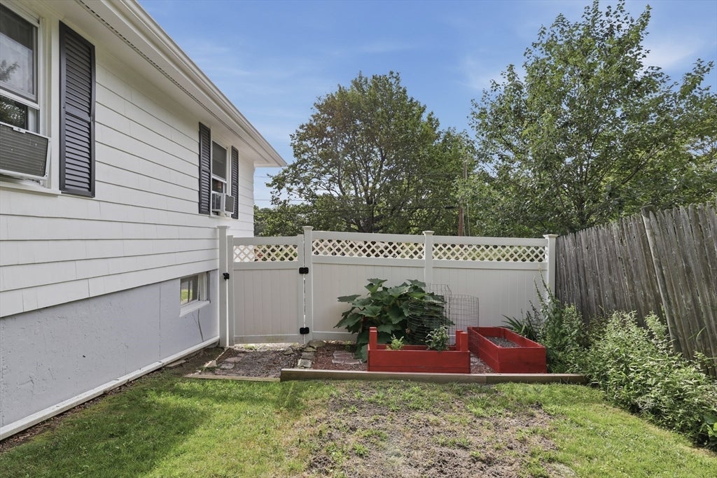 28 Hilltop Circle, Worcester, MA Photo #26