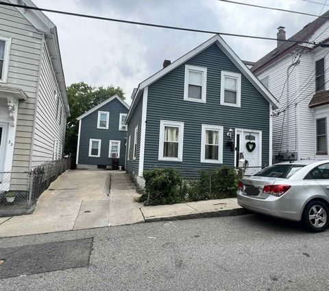 31 Abbott Street Lowell MA 01852