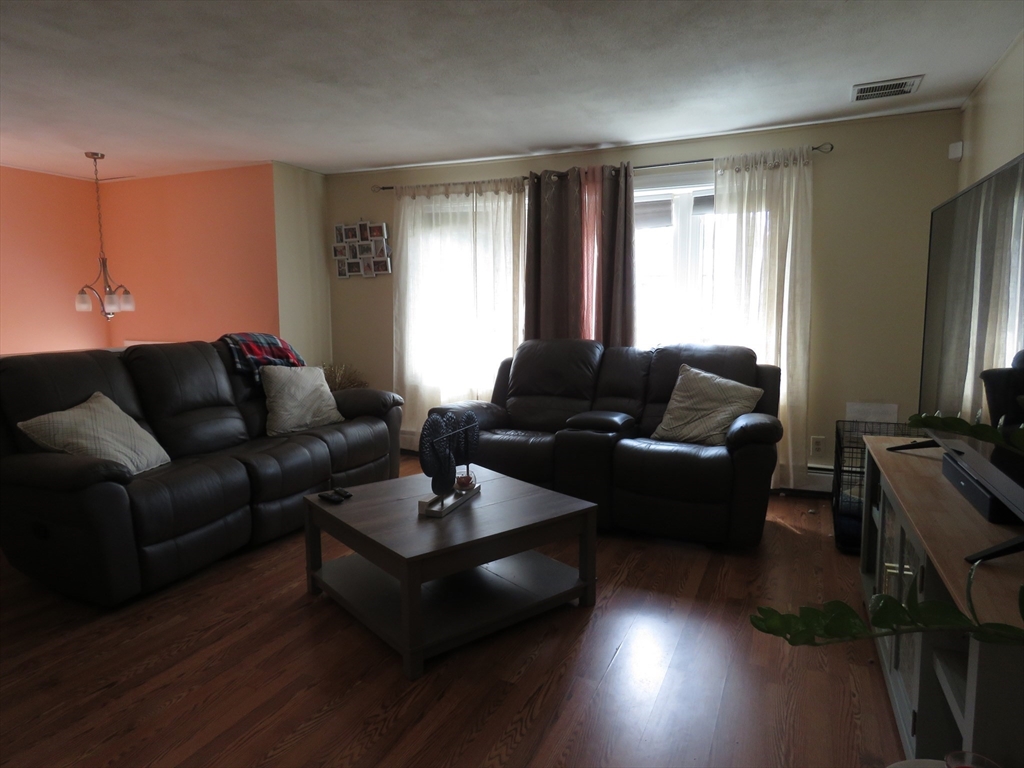 31 Van Cliff Ave