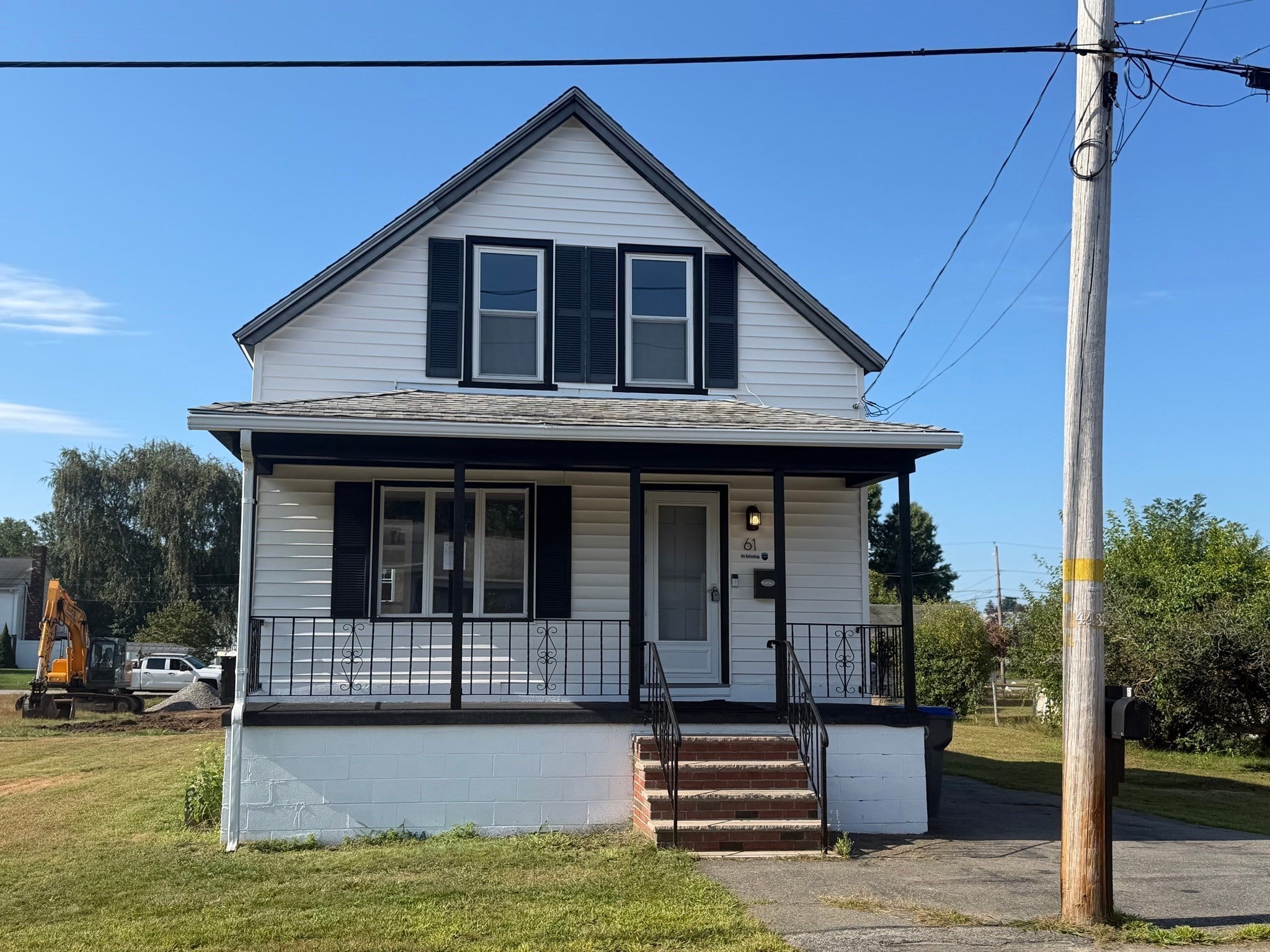61 Thornton Ave