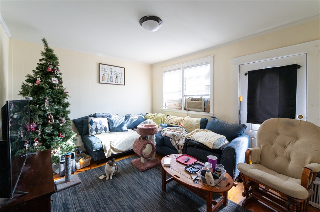 57 Lakeview Ave