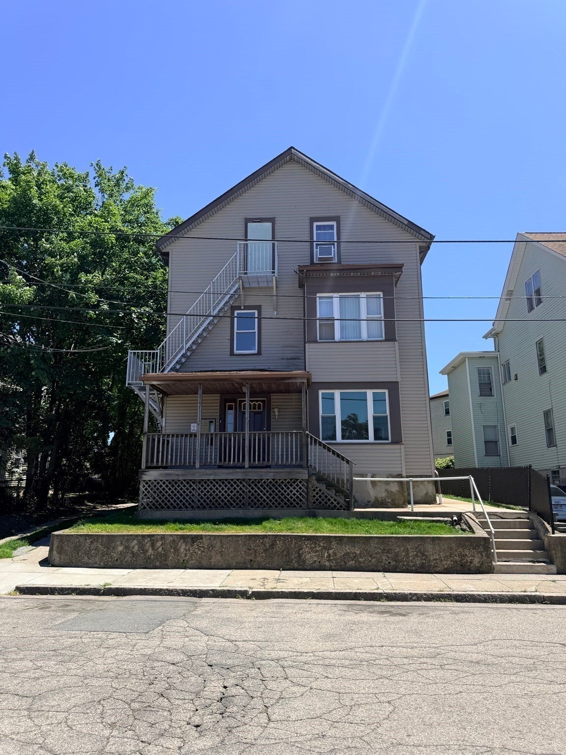 Photo of 48 Tuttle St, Fall River, MA
