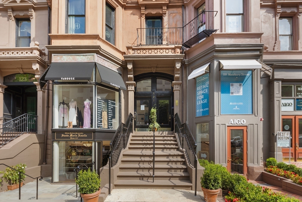 121 Newbury Street 4