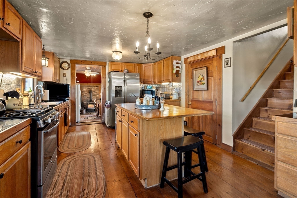 123 Jeffreys Neck Rd