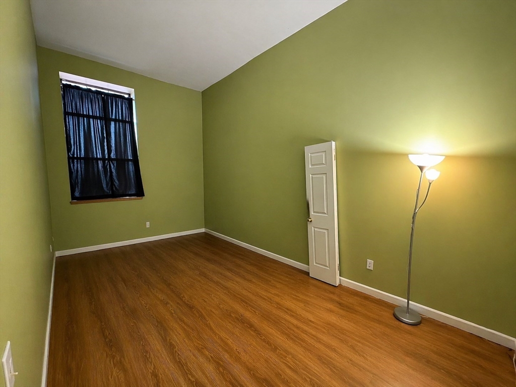 90 Mckinstry Ave 106