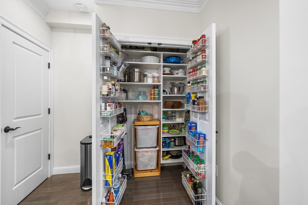 4 Tremont Pl 4