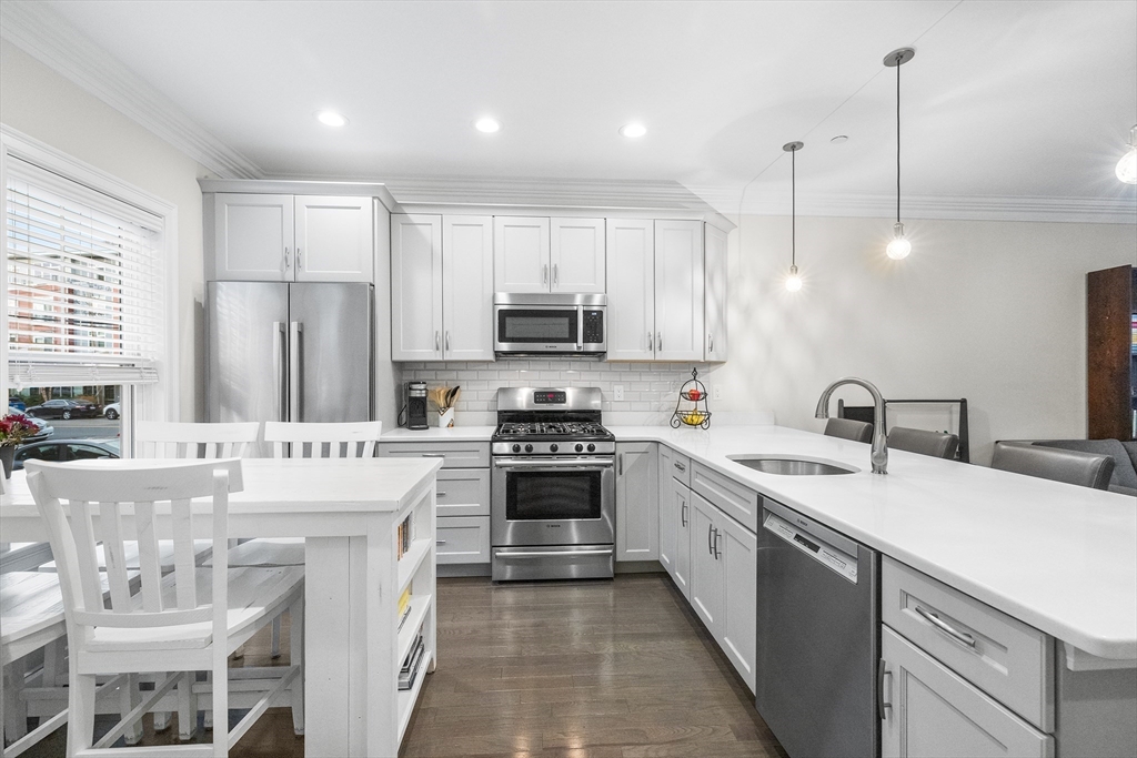 4 Tremont Pl 4