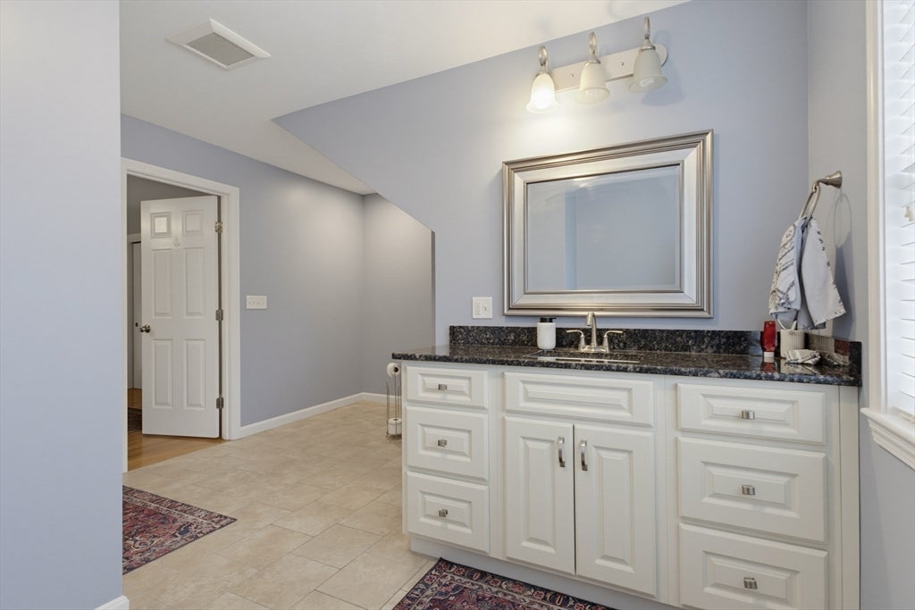 99 South St, Westborough, MA Photo #25