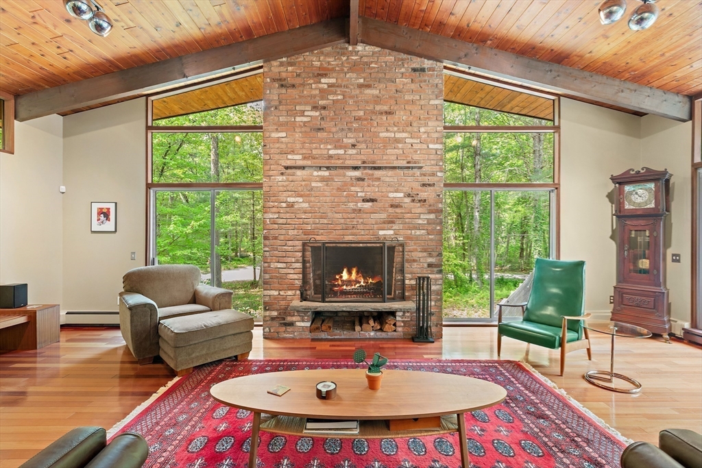 183 Indian Hill