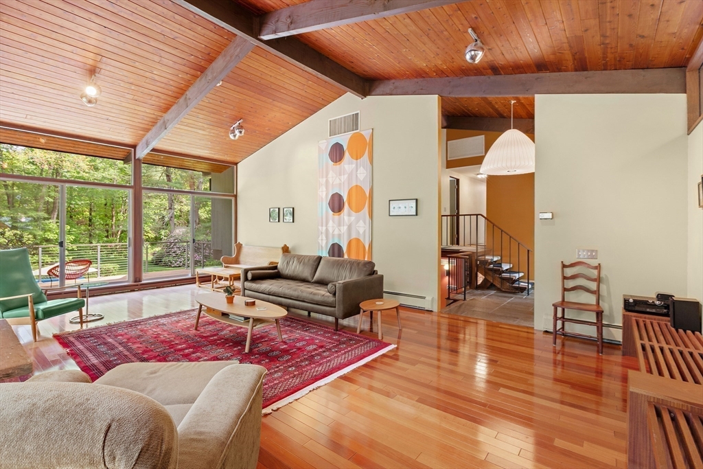 183 Indian Hill