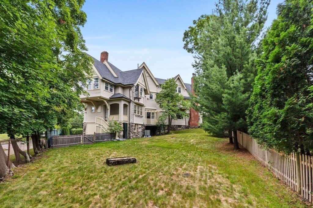 476 Heath Street