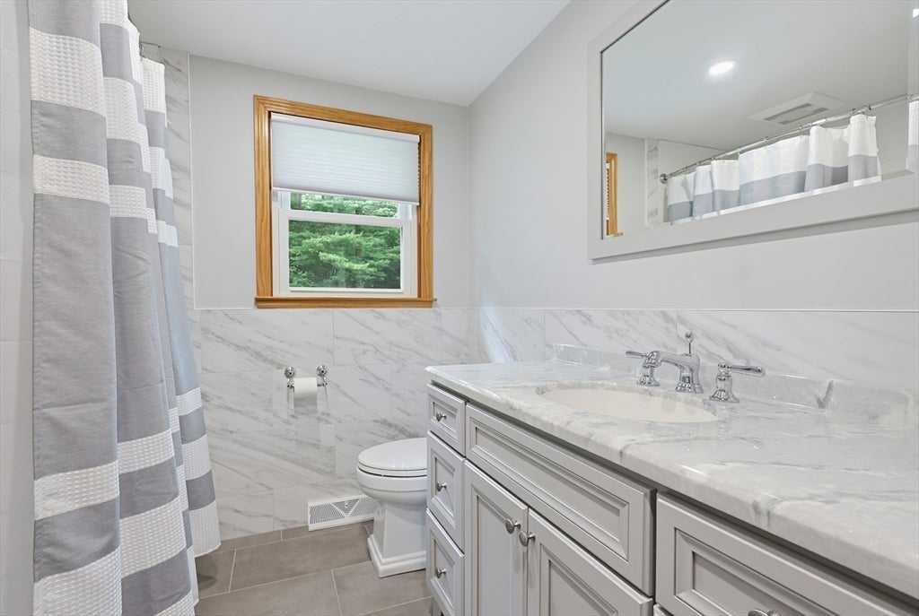 19 Bellflower Rd, Billerica, MA, 19 Bellflower Rd, Billerica, MA Photo #24