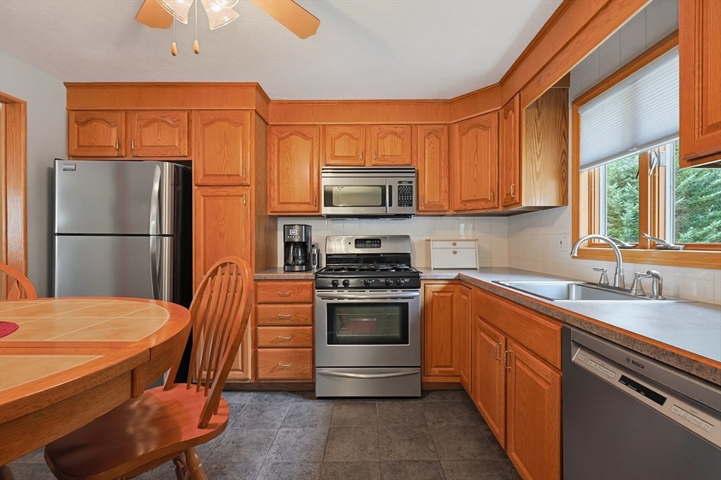 19 Bellflower Rd, Billerica, MA, 19 Bellflower Rd, Billerica, MA Photo #11