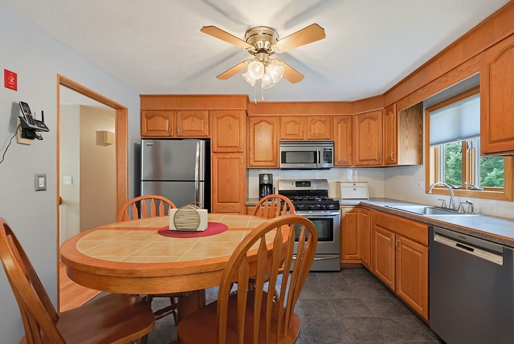 19 Bellflower Rd, Billerica, MA, 19 Bellflower Rd, Billerica, MA Photo #17