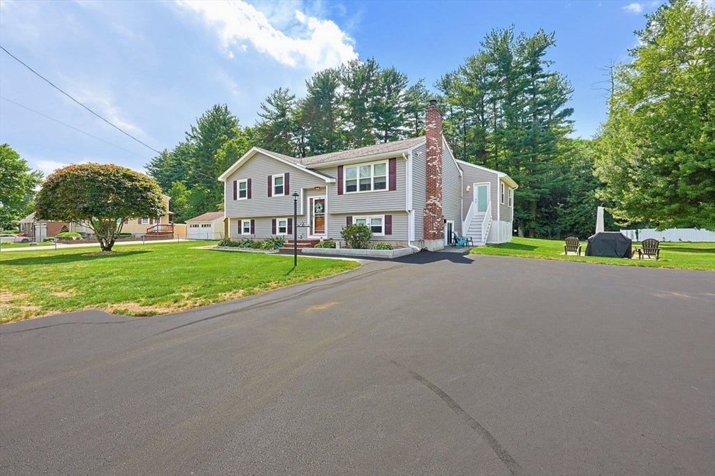 19 Bellflower Rd, Billerica, MA, 19 Bellflower Rd, Billerica, MA Photo #2