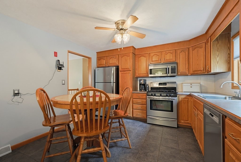 19 Bellflower Rd, Billerica, MA, 19 Bellflower Rd, Billerica, MA Photo #19