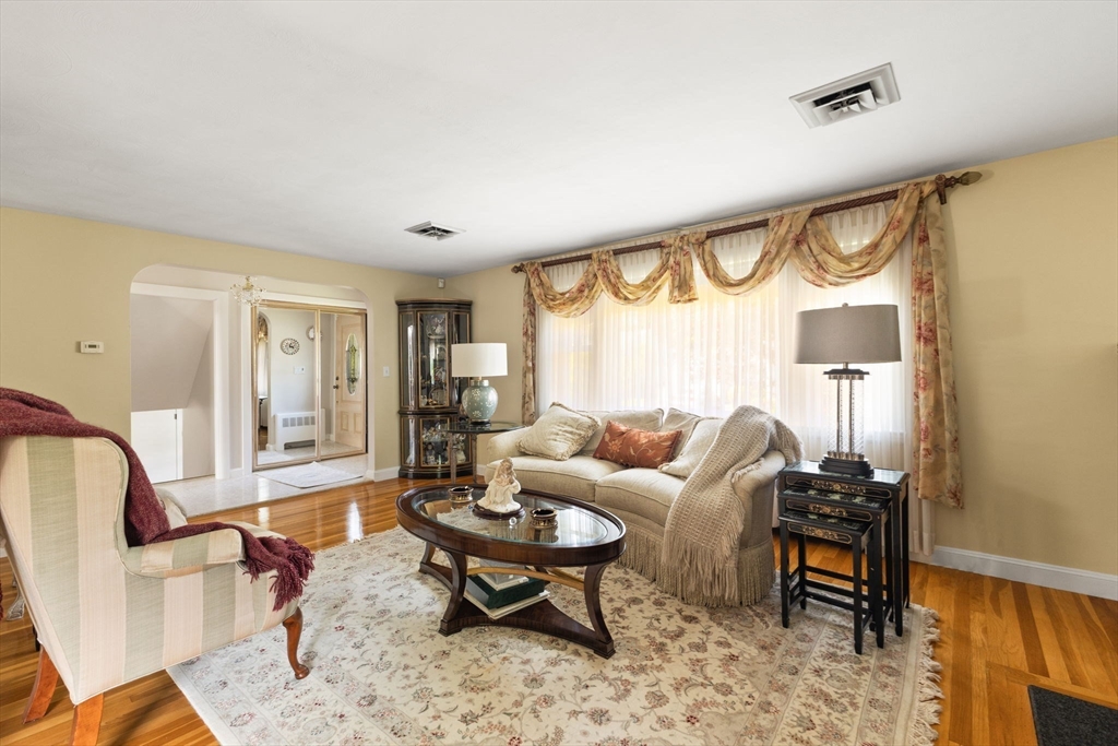 172 Puritan Dr