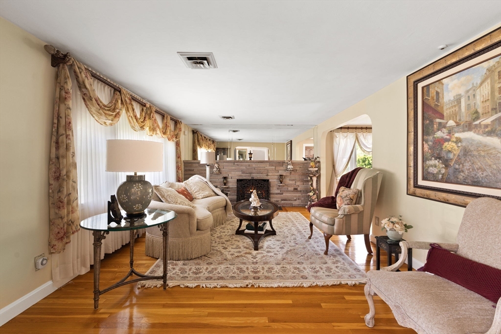 172 Puritan Dr