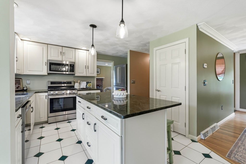267 Beacon ST, Andover, MA Photo #14