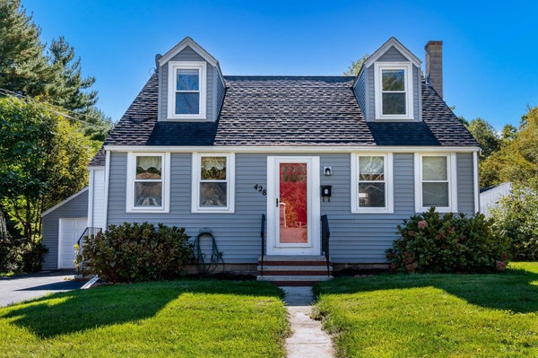 428 W UNION ST, EAST BRIDGEWATER, MA 02333 - Image bfcad1baa766c968151ef9e8eecb0c6d/621572969