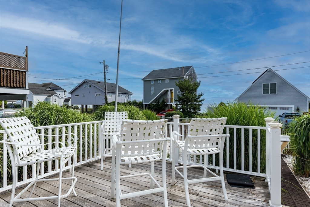 54 Bayview Ave
