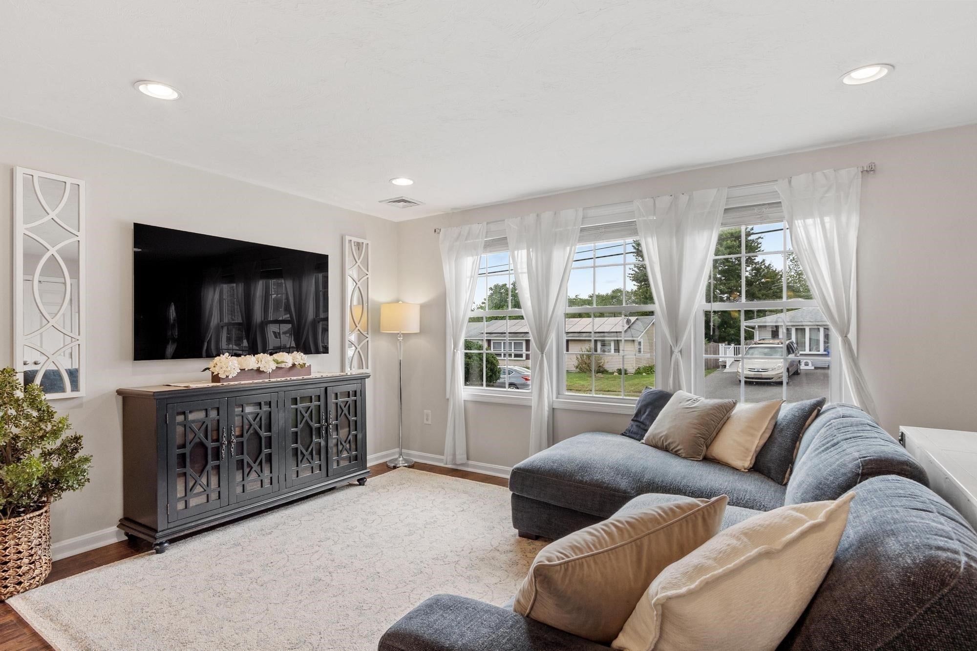 37 Louise Road, Holbrook, MA Photo #3