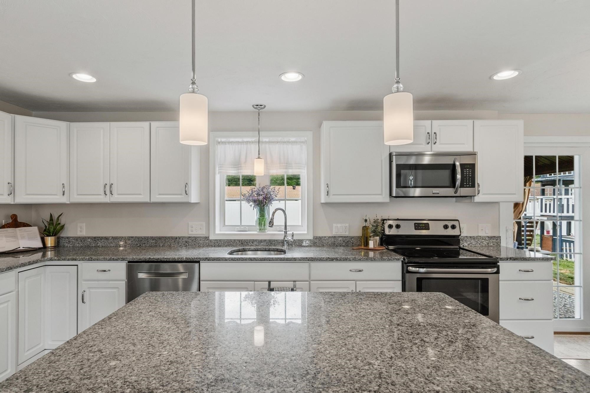 37 Louise Road, Holbrook, MA Photo #9