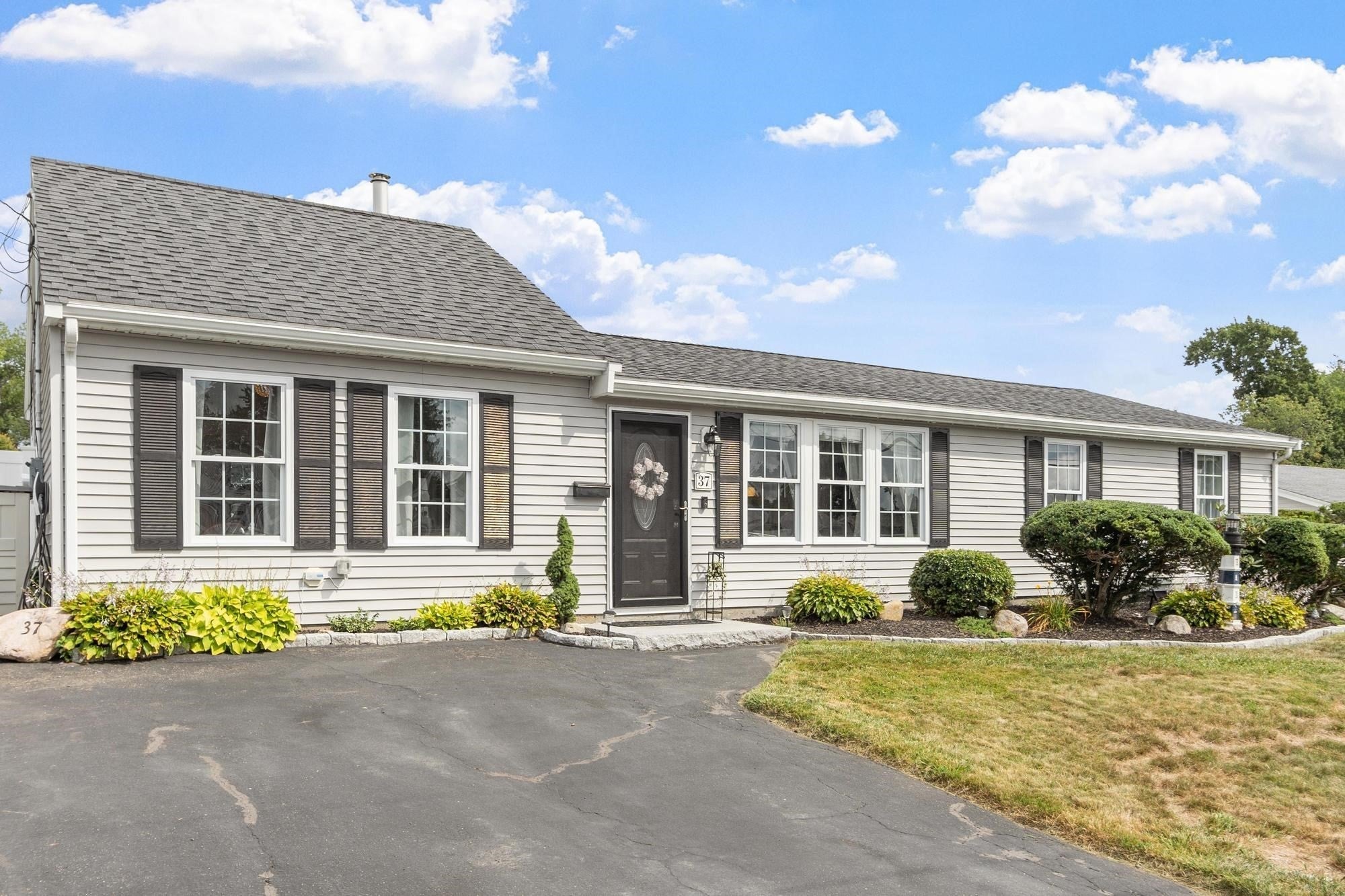 37 Louise Road, Holbrook MA 02343