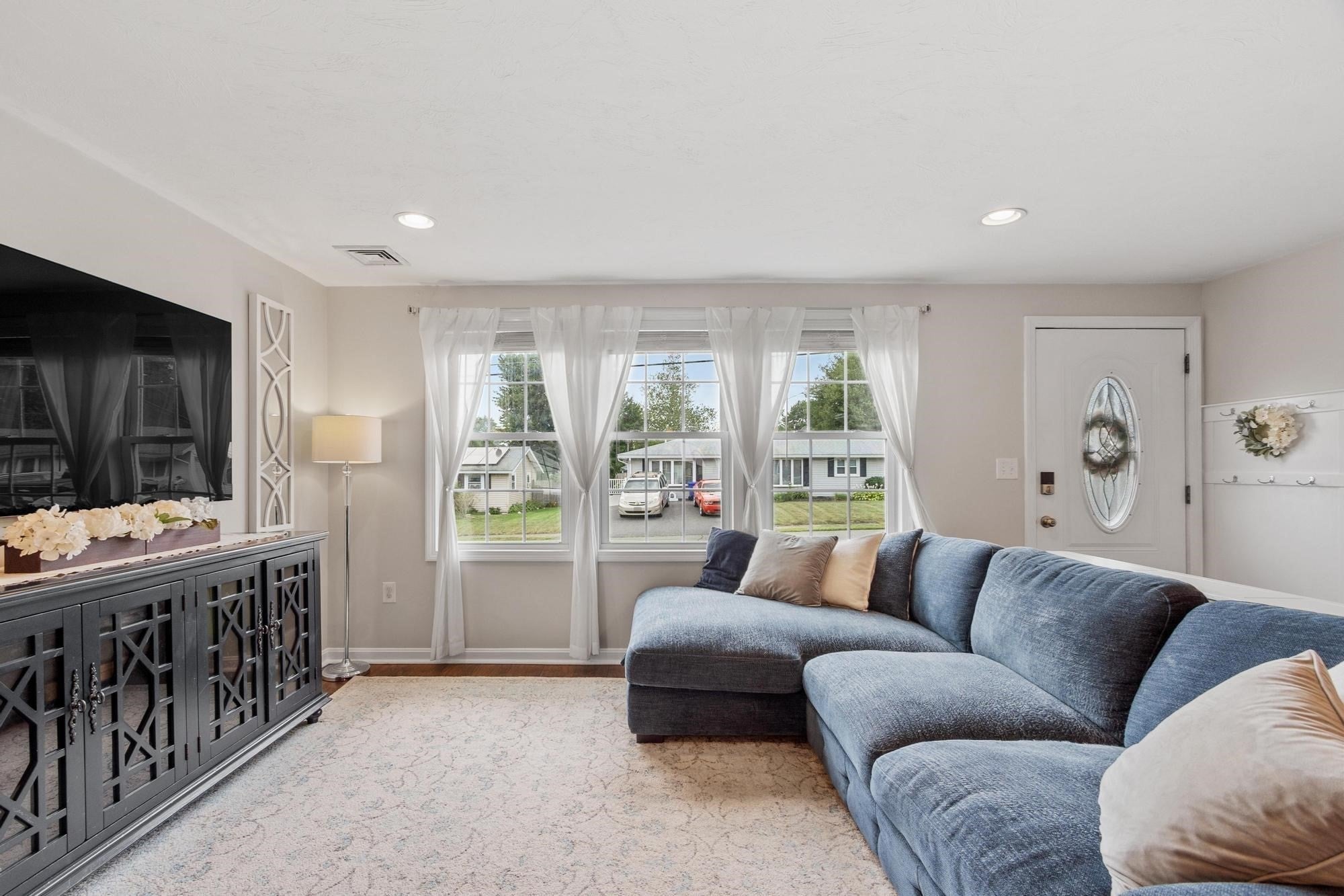 37 Louise Road, Holbrook, MA Photo #5