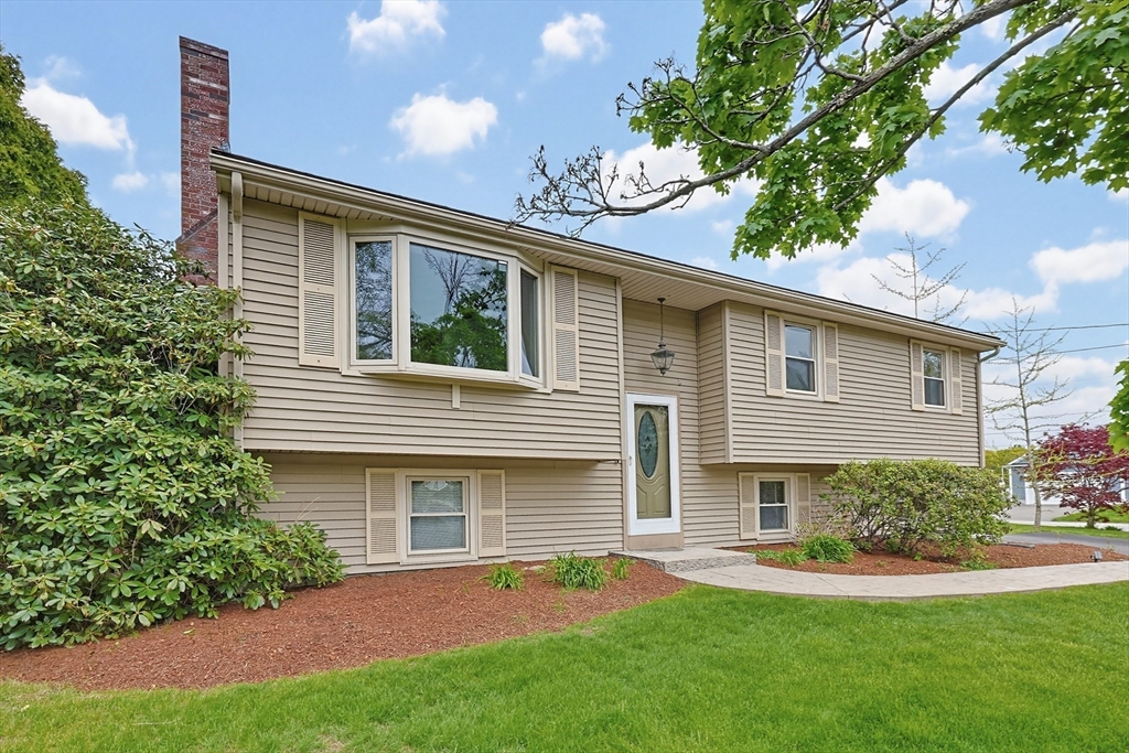 42 Colts Way, Attleboro, MA Photo #2