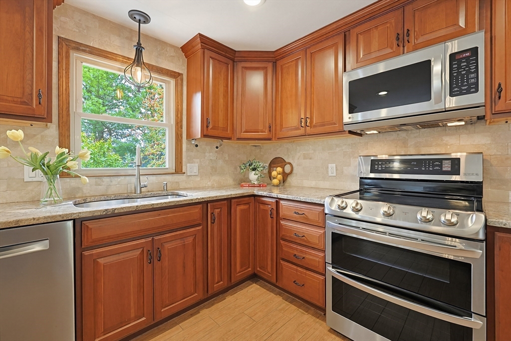 42 Colts Way, Attleboro, MA Photo #5