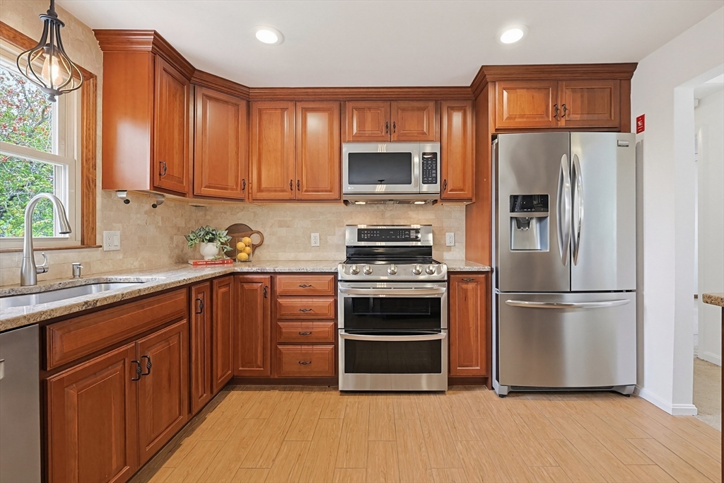 42 Colts Way, Attleboro, MA Photo #4