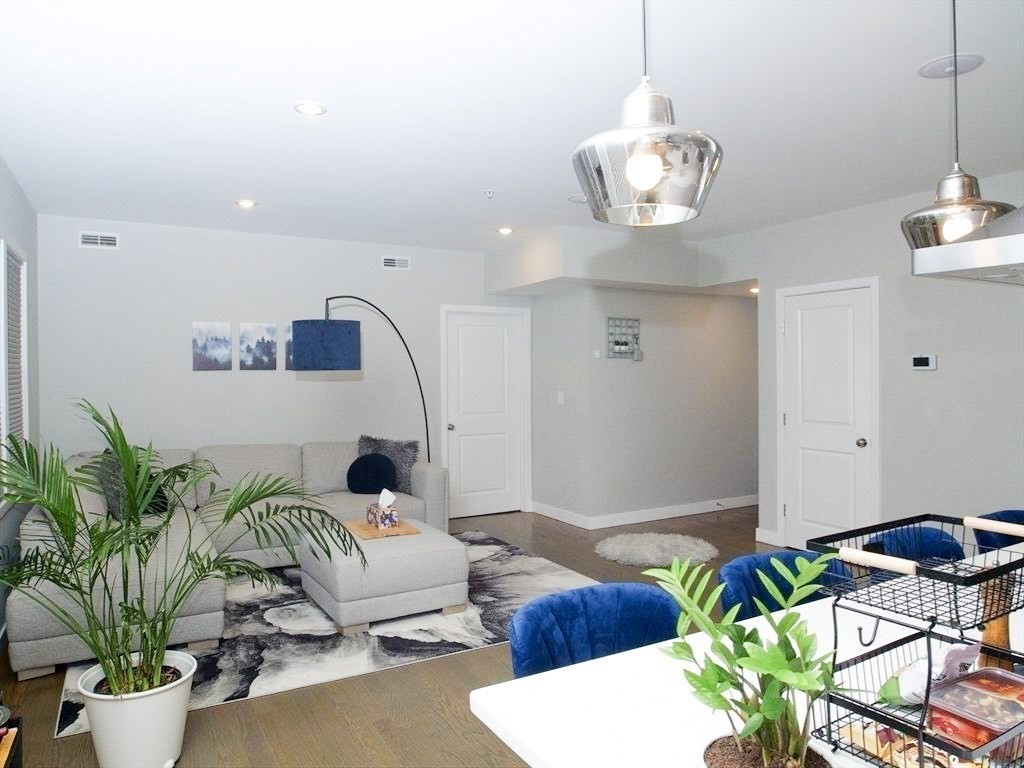 47 Sargent St 3