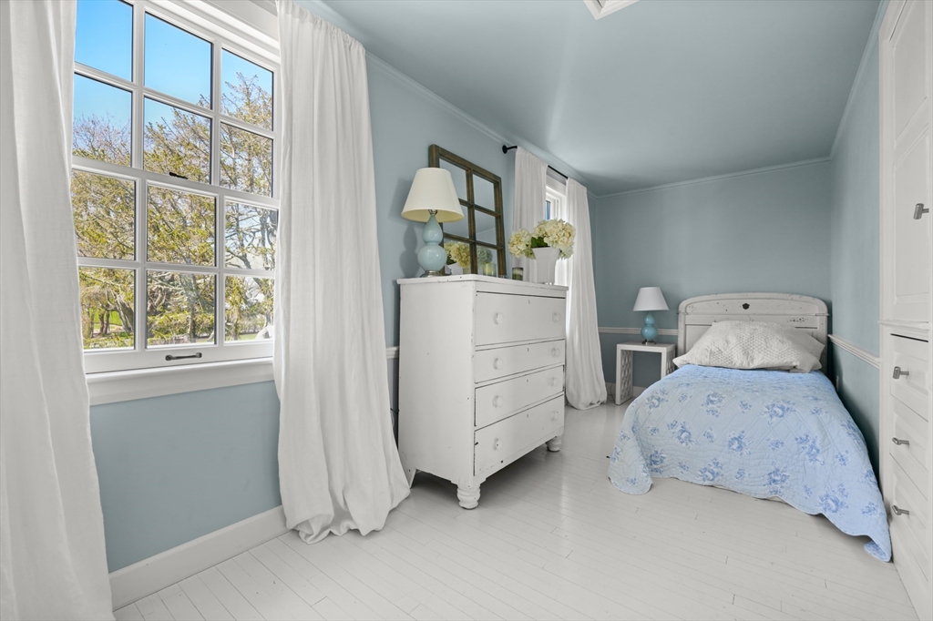 Chatham, Massachusetts 02633, United States, 5 Bedrooms Bedrooms, ,6 BathroomsBathrooms,Residential,Active,163690