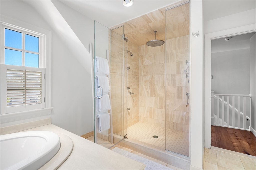 Chatham, Massachusetts 02633, United States, 5 Bedrooms Bedrooms, ,6 BathroomsBathrooms,Residential,Active,163690