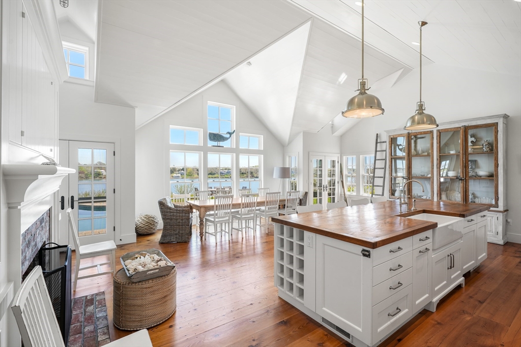 Chatham, Massachusetts 02633, United States, 5 Bedrooms Bedrooms, ,6 BathroomsBathrooms,Residential,Active,163690