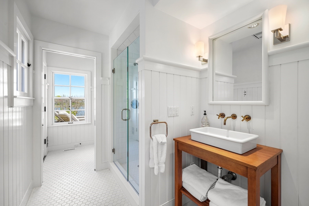 Chatham, Massachusetts 02633, United States, 5 Bedrooms Bedrooms, ,6 BathroomsBathrooms,Residential,Active,163690