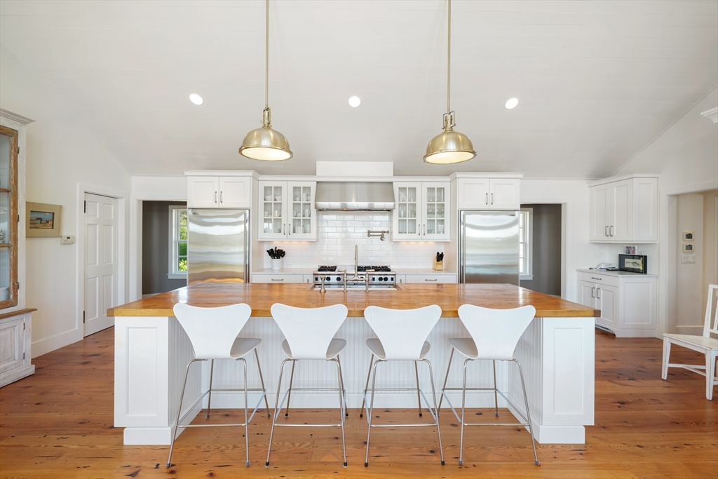 Chatham, Massachusetts 02633, United States, 5 Bedrooms Bedrooms, ,6 BathroomsBathrooms,Residential,Active,163690