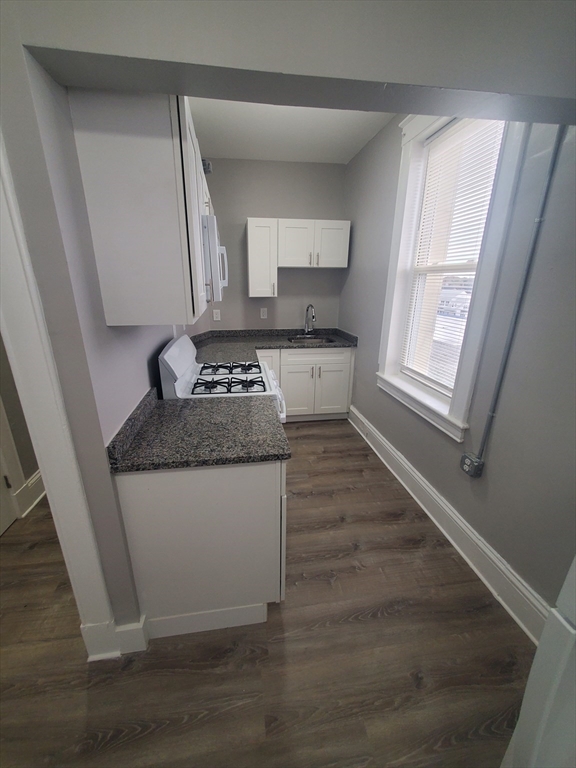 738 Washington Street 7