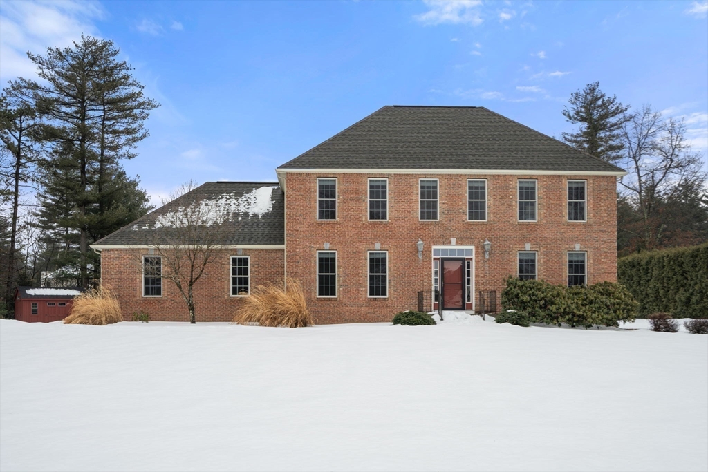 Southwick, Massachusetts 01077, United States, 4 Bedrooms Bedrooms, ,3 BathroomsBathrooms,Residential,Active,95450