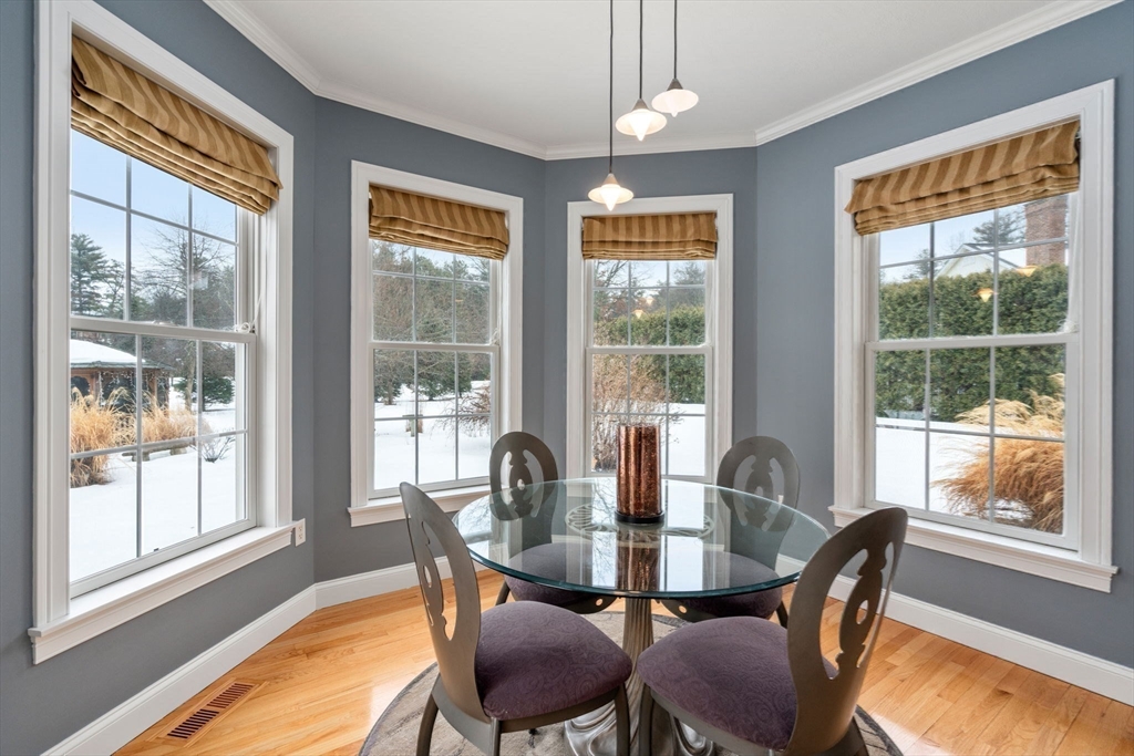 Southwick, Massachusetts 01077, United States, 4 Bedrooms Bedrooms, ,3 BathroomsBathrooms,Residential,Active,95450