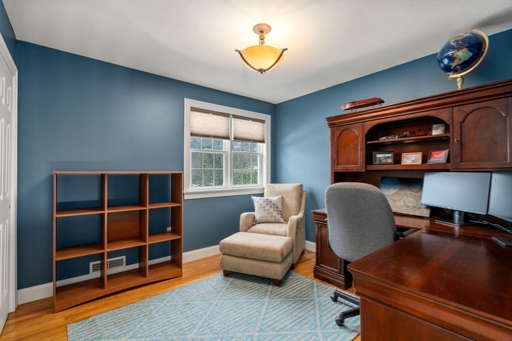 Southwick, Massachusetts 01077, United States, 4 Bedrooms Bedrooms, ,3 BathroomsBathrooms,Residential,Active,95450