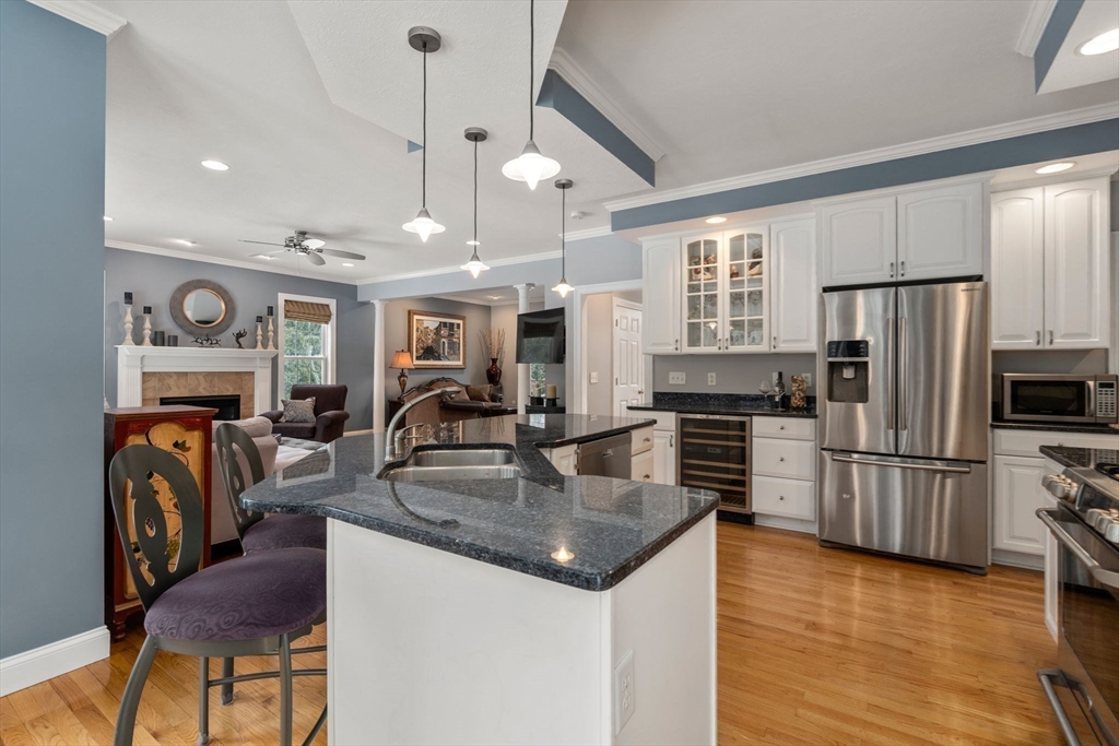 Southwick, Massachusetts 01077, United States, 4 Bedrooms Bedrooms, ,3 BathroomsBathrooms,Residential,Active,95450