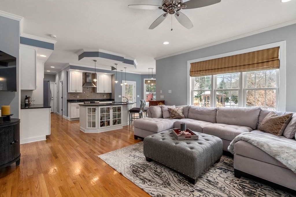 Southwick, Massachusetts 01077, United States, 4 Bedrooms Bedrooms, ,3 BathroomsBathrooms,Residential,Active,95450