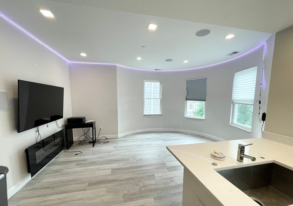 113 Hillside Street 3