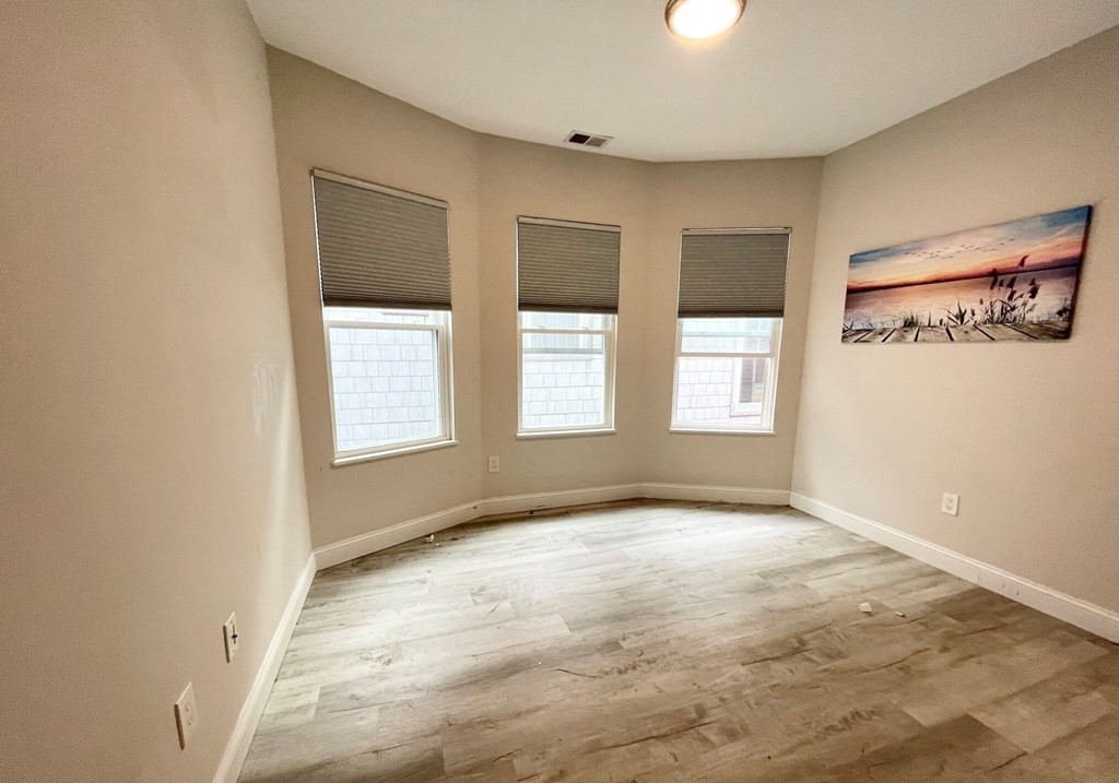 113 Hillside Street 3