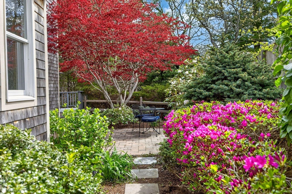 18 Boxwood Cir 18