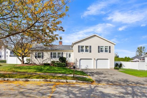 Photo of 17 Janet Lane, Peabody, MA 01960 (MLS # 73444452)