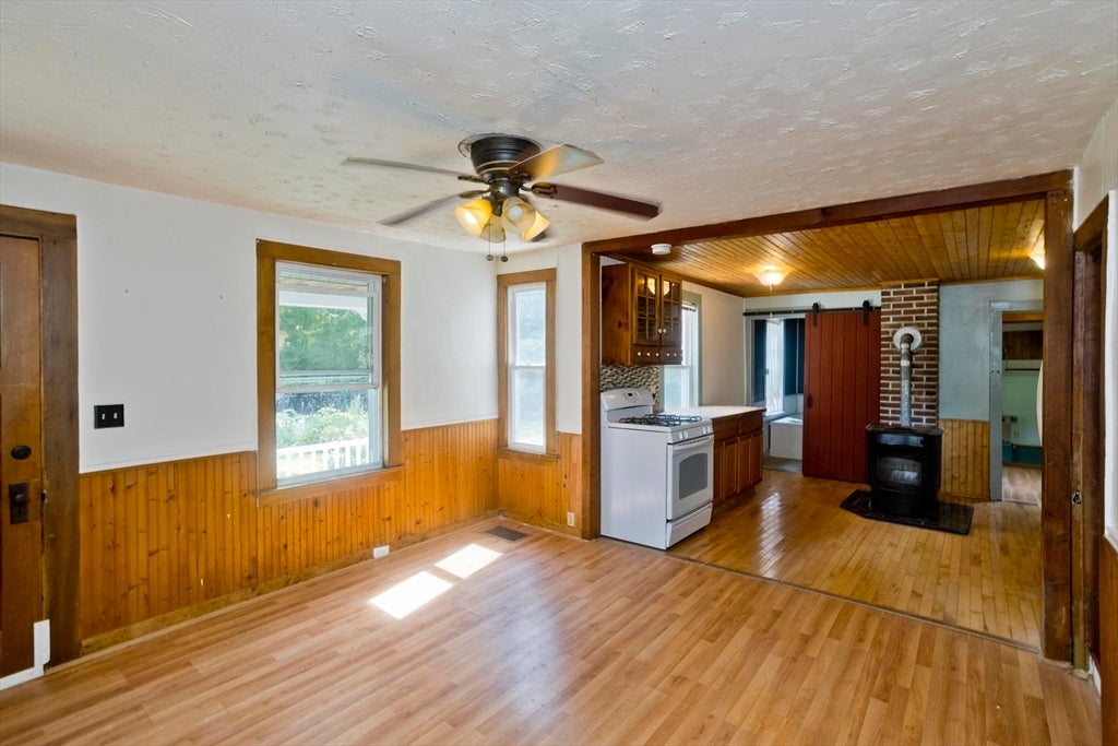 23 Maple St, Chester, MA, 23 Maple St, Chester, MA Photo #8