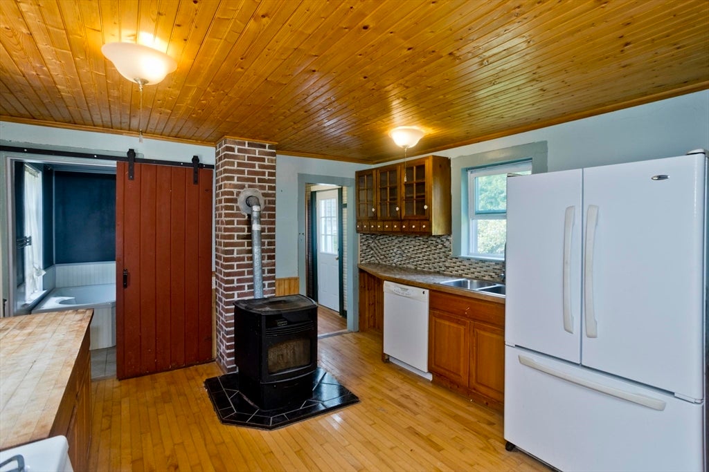 23 Maple St, Chester, MA, 23 Maple St, Chester, MA Photo #6